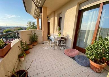 Appartamento di 120 m² con 5 locali e box auto a R