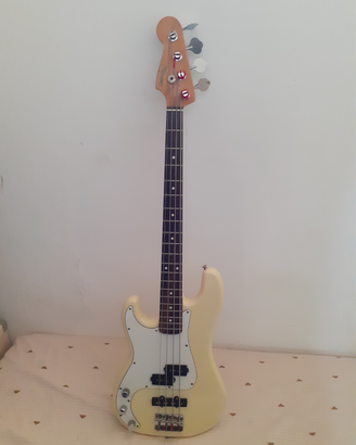 Basso Mancino fender/Squier