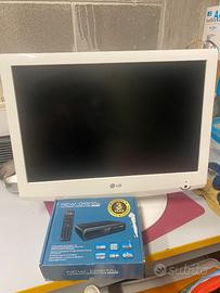 TV LG 19" LCD + Decoder Digitale Terrestre