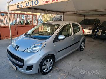 Peugeot 107 1.0b 5p solo km132000 full 10