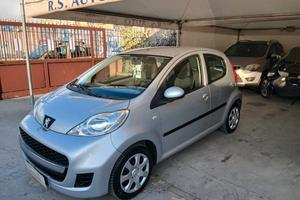 Peugeot 107 1.0b 5p solo km132000 full 10