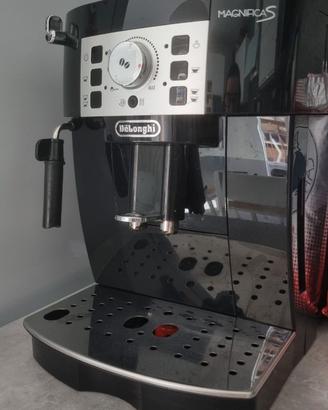 Macchina del caffè De Longhi Magnifica S