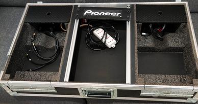 Flight case per 2 cdj 100s e mixer da 22 cm
