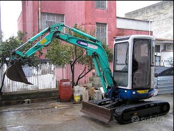 Vetro anteriore escavatore 30NX-35NX 409139200