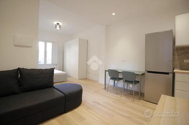 MONOLOCALE A BOLOGNA