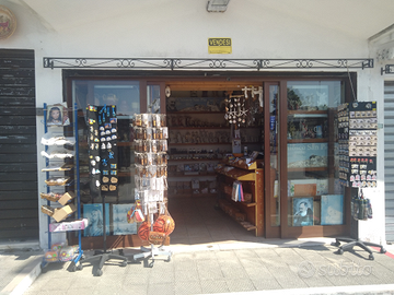 Chiosco articoli religiosi e souvenirs