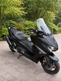 Yamaha T-Max 560 – Perfetto stato, accessoriato