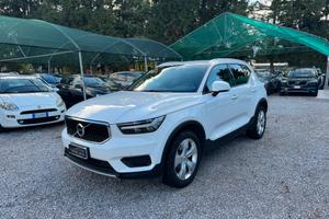 Volvo XC40 T2 automatico MOMENTUM PRO 1.5 BENZINA