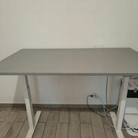 Scrivania IKEA regolabile in altezza (RODULF)