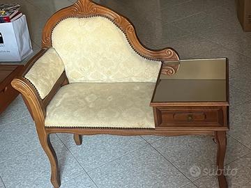 POLTRONA IN LEGNO CON TAVOLINO