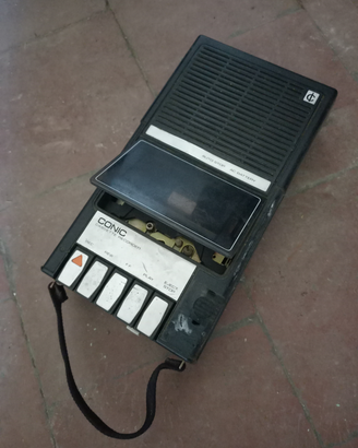 Registratore a cassette portatile vintage