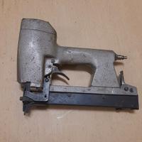 Sparachiodi ad aria compressa 