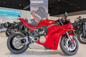 DUCATI Panigale V4 RED