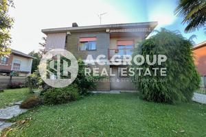 Rescaldina - Villa con giardino Via Giotto 9