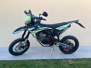 Fantic 125 performance motard