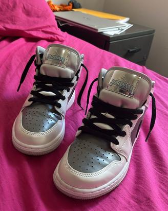 air Jordan 1 mid Mocha toe