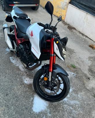 Honda hornte 750