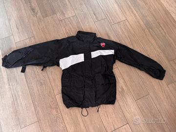 Giacca e pantalone antipioggia originale Ducati