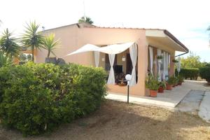 Villa con ampio giardino