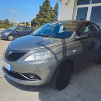 Lancia Ypsilon 1.0 firefly hybrid Silver s&s 70cv