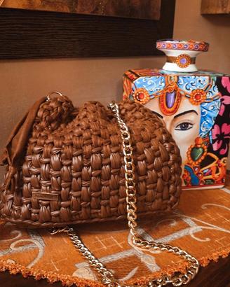 Borsa fatta a mano con fettuccia in ecopelle 