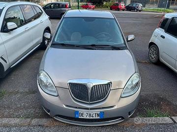 Lancia Ypsilon II 2007 1.2 8v Oro Giallo