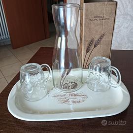 vassoio mulino bianco  bicchieri e brocca vintage 