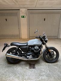 Moto Guzzi V7 III