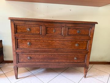 Credenza / cassettiera vintage in legno intarsiato