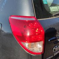 Fanale posteriore sinistro TOYOTA RAV 4 del 2006