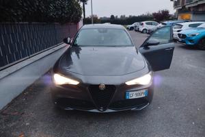 Giulia sprint 2.0 benzina  200 cavalli 