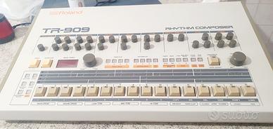 batteria elettronica Roland TR-909 del 1983