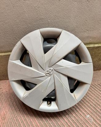 4 cerchi con copriruota originali Toyota Aygo’