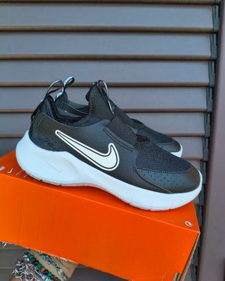 Nike Flex Runner 3 black Nuovo Kids  tg 35.5 EU