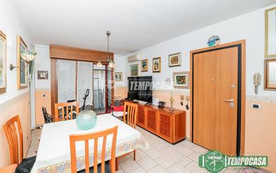 QUADRILOCALE CON DOPPI SERVIZI E POSTO AUTO - ZONA