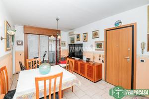 QUADRILOCALE CON DOPPI SERVIZI E POSTO AUTO - ZONA