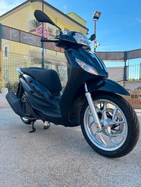 Piaggio Medley 200