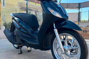 Piaggio Medley 200