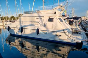 FERRETTI 39 FLY