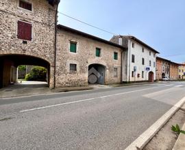 CASA DI CORTE A LESTIZZA