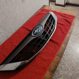 Subaru Impreza hatchback calandra anteriore 