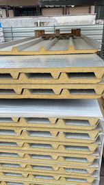 Pannello coibentato grecato