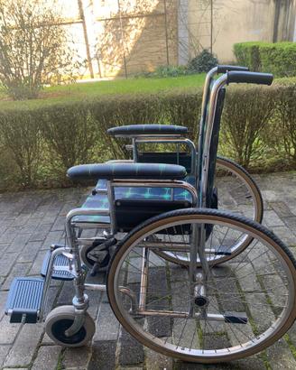 Carrozzina pieghevole Ferrero