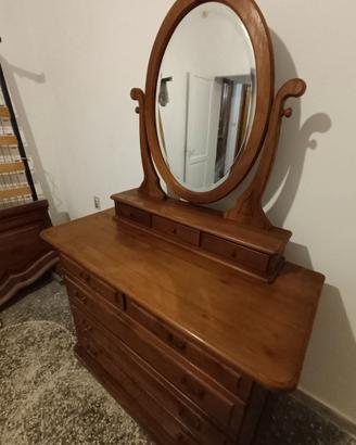 Mobili Legno massello.
