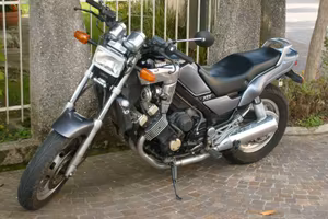 yamaha fzx  750
