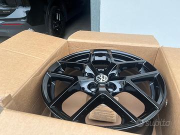 cerchi nuovi in lega di 17