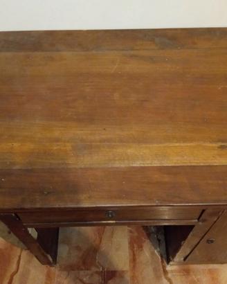 Scrivania Antica in legno.