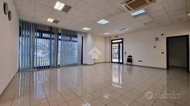 NEGOZIO A BAGNOLO SAN VITO