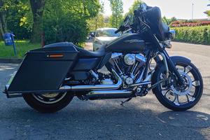 HARLEY-DAVIDSON FLHX Street Glide
