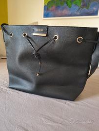 Borsa Guess Tote ecopelle martellata Chic & Capien